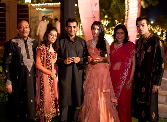 Picture of Gautum Gambhir With Wife Natasha Jain Mother Seema Gambhir, father Deepak, sister Ekta