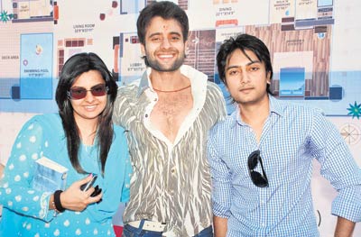 Riteish Deshmukh's brother Dheeraj to wed Honey Bhagnani in Feb, 2012