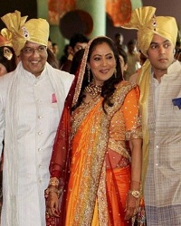 Genelia's father Neil D’Souza, mother Jeanette D’Souza, brother Nigel D'Souza at her wedding
