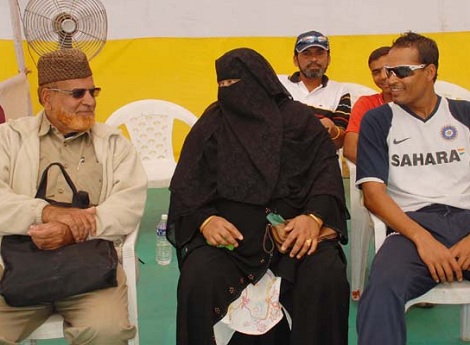 Yusuf Pathan’s Father Mehmood Khan Pathan and mother Shamim Bano