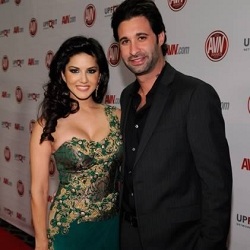 Photo of Daniel Weber with wife Sunny Leone attending an award ceremony