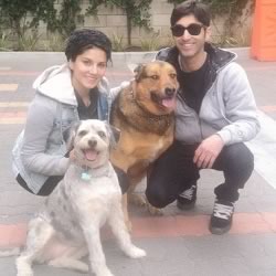 Picture of Jism 2 actress Sunny Leone, her brother and her two dogs