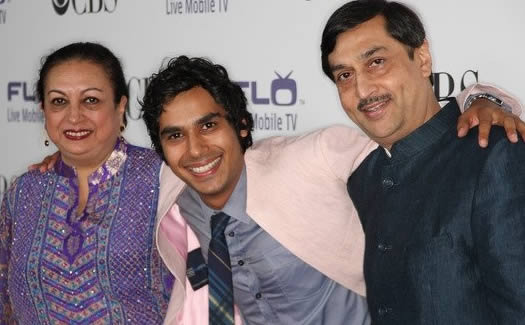 Pic of Kunal Nayyar with his Father (Rakesh Nayyar) and Mother.