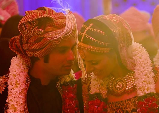 Kunal Nayyar and wife, Neha Kapur, had a Hindu Punjabi wedding.