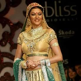 Sushmita Sen wear a Vikram Phadnis marriage Lehanga