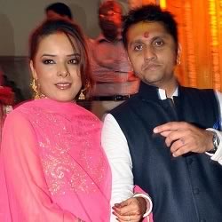 Picture of newly married Udita Goswami and Mohit Suri.