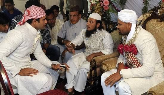 Pic of Yusuf Pathan with brother Irfan and father Mehmood Kkan Pathan, at his wedding to Afreen