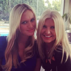 Photo of Wasim Akram's second wife, Shaniera Mia Thompson and her mother.