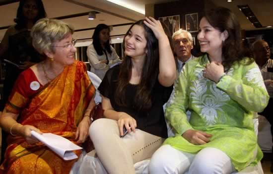 Anjali Tendulkar, her daughter, Sara and mother, Annabel Mehta.