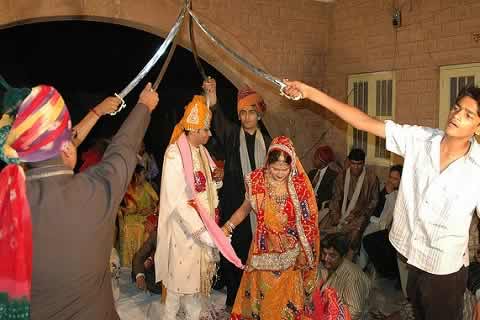 Photo of Phera (Saptapadi) at a Marwadi and Rajput Wedding.