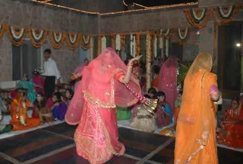 Marwadi & Rajasthan Dances “Ghumar”, “Kalbelia”, “Teratali” at wedding Sangeet ceremony.