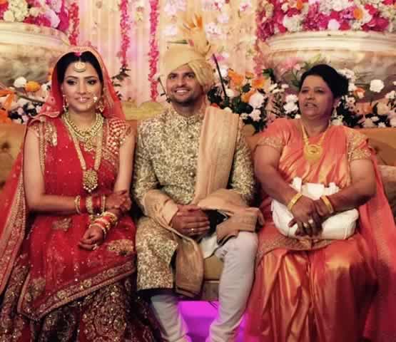 Image of Suresh Raina With His Wife and Mother